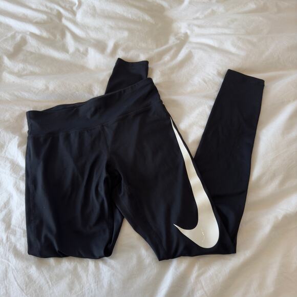 Nike Nsw Essential Mid-Rise Swoosh Leggings Black Size S - Picture 2 of 5